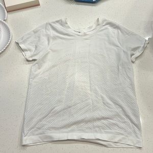 Lululemon “breeze by” short sleeve tee
